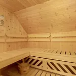W Chlapowie Blisko Plazy Z Sauna, Kominkiem I Grillem By Renters