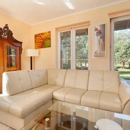 Vakantiehuis W Chlapowie Blisko Plazy Z Sauna, Kominkiem I Grillem By Renters *