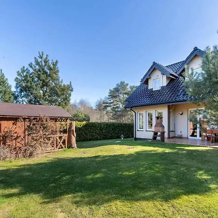 W Chlapowie Blisko Plazy Z Sauna, Kominkiem I Grillem By Renters